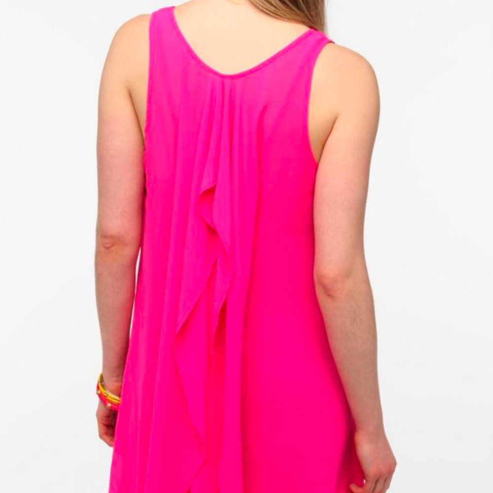Sleeveless Magenta Pink Ruffle-Back dress